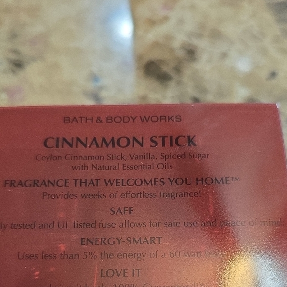 Bath & Body Works Cinnamon Stick Wallflowers - Warm Red NIB - Picture 3 of 3
